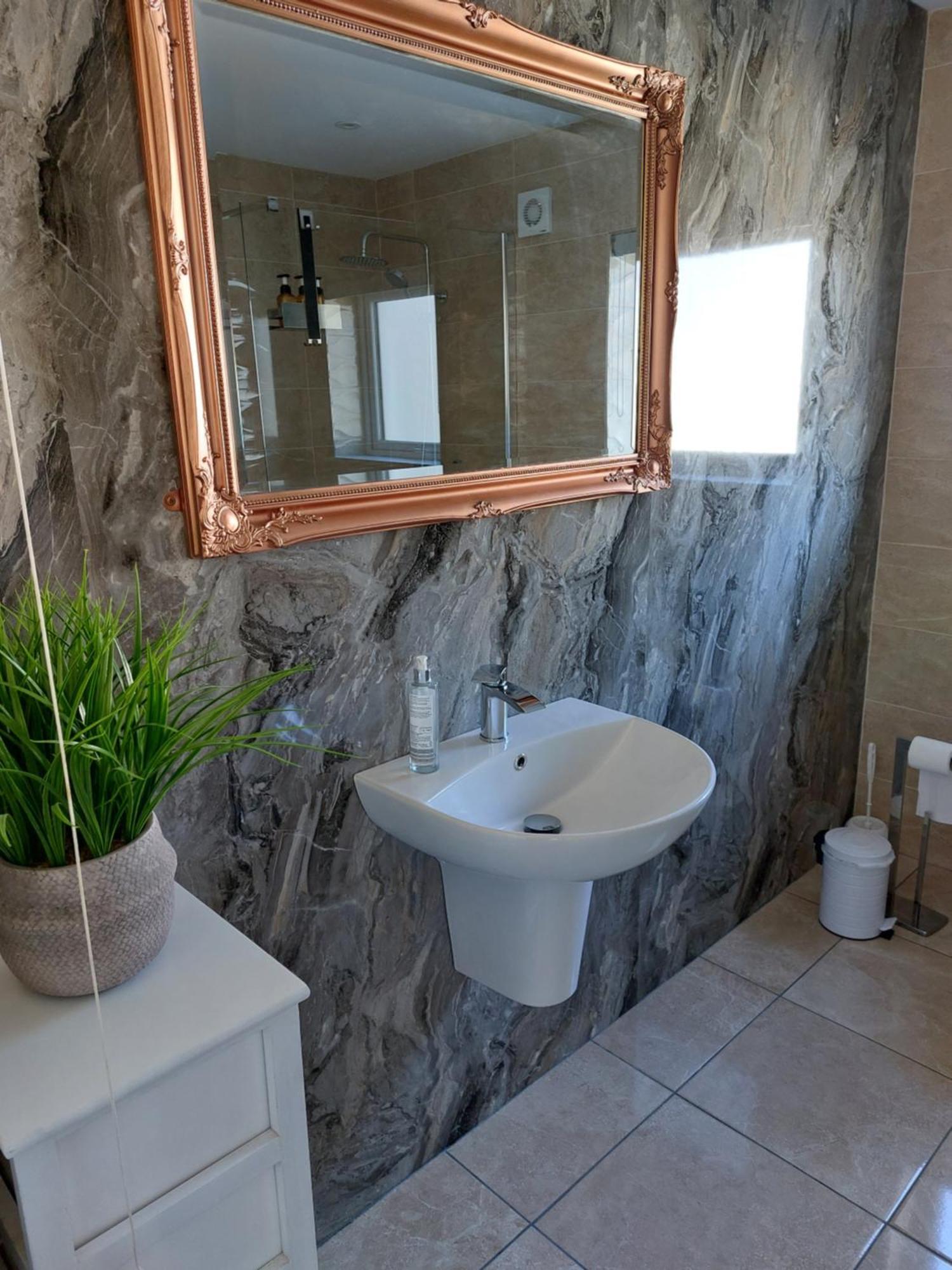 Appartamento Ocean View Newry Esterno foto